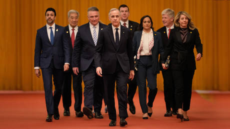 POLITICS: White House officials met with Canadian separatists – media