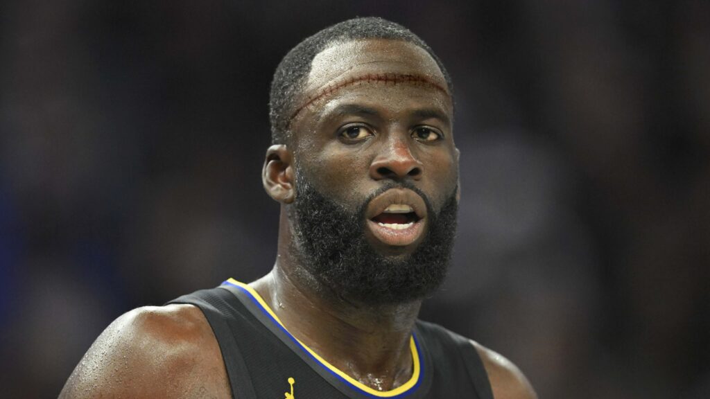 Satire news: eerily calm draymond green returns from halftime with