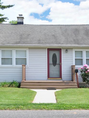 Satire news: really hot mailman