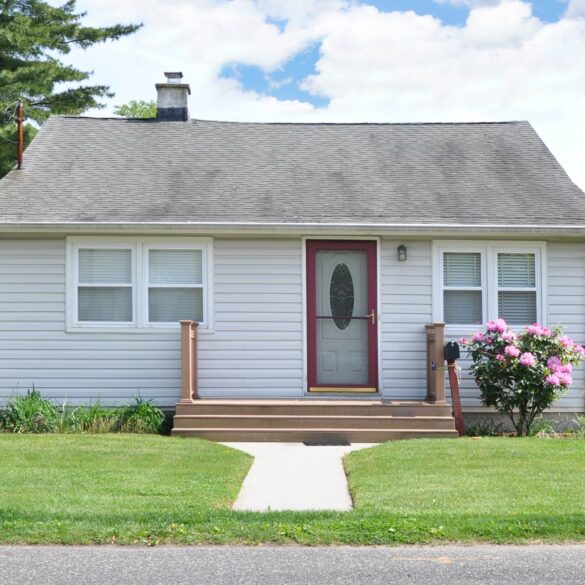 Satire news: really hot mailman