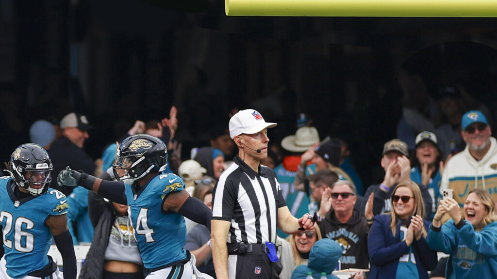 Satire news: ref under uprights sheepishly waits to do ‘good’