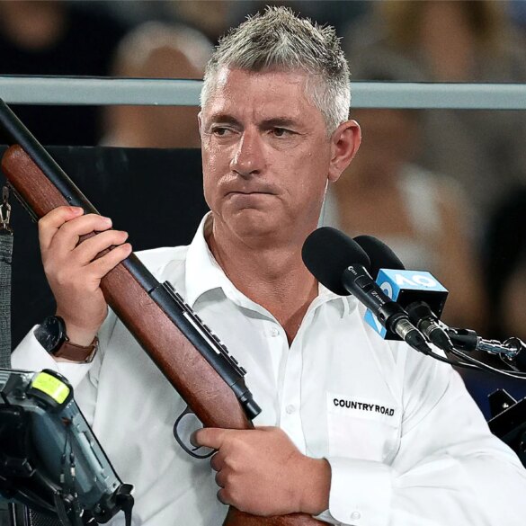 SATIRE NEWS: Rifle Wielding Chair Umpire Asks Crowd If Making Noise
