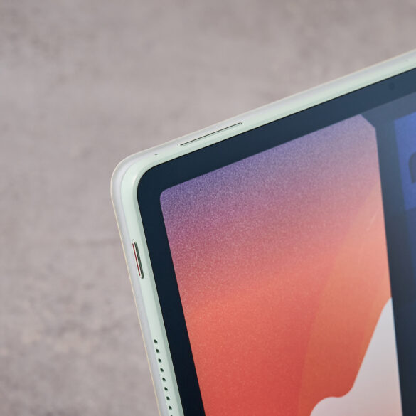 A closeup of the Huawei MatePad 12X 2025's top corner, showing both the volume buttons and lock button.