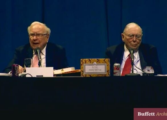 How much should Buffett's successor get paid?