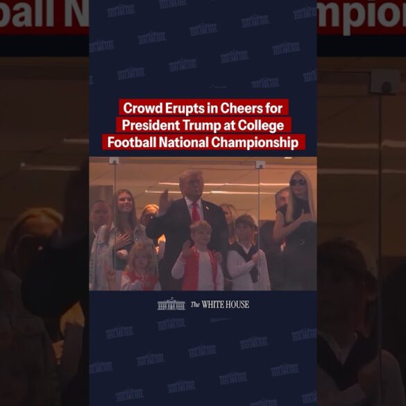 POTUS receives massive cheers during the national anthem at the CFB National Championship. 🇺🇸