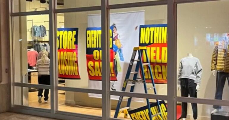 Major Clothing Brand Plans To File Bankruptcy And Close ALL Stores * 100PercentFedUp.com * by Andi