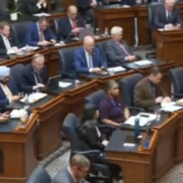 "Massive Win" - Judge HALTS Redistricting Referendum In Blue State * 100PercentFedUp.com * by Danielle