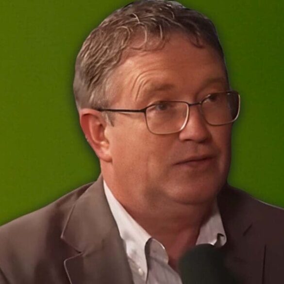 Thomas Massie Says Trump Cabinet Member Should Resign Over Alleged Jeffrey Epstein Ties * 100PercentFedUp.com * by Danielle