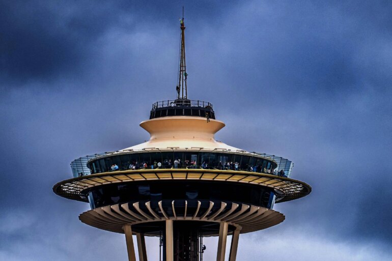 SATIRE NEWS: Drunken Seahawks Fans Climbing Space Needle