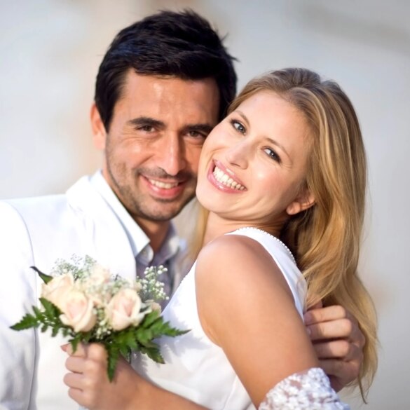 SATIRE NEWS: Mia Cutler and Xavier Carrasco