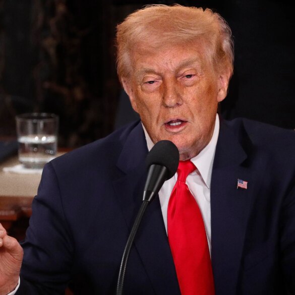 SATIRE NEWS: Trump Delivers State Of The Union Death Rattle