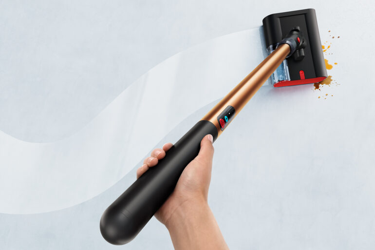 Dyson PencilWash in use