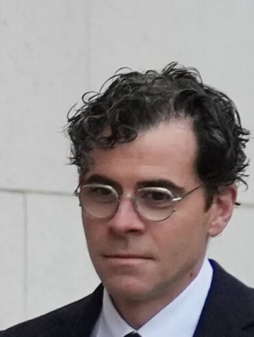 Travel & Lifestyle: Instagram Chief Doesn't Think People Get Addicted