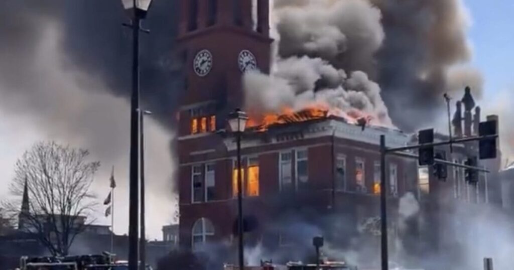 Horrific Fire Erupts Inside Historic Courthouse * 100PercentFedUp.com * by Danielle