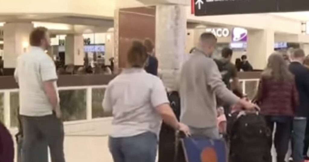 Thousands Of TSA Officers Call Out Sick, Agency Warns Some Airports May Shut Down * 100PercentFedUp.com * by Danielle