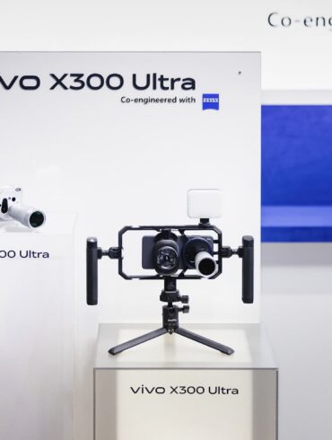 The Vivo X300 Ultra phone with its Telephoto Extender Gen2 Ultra and Camera Cage accessories.